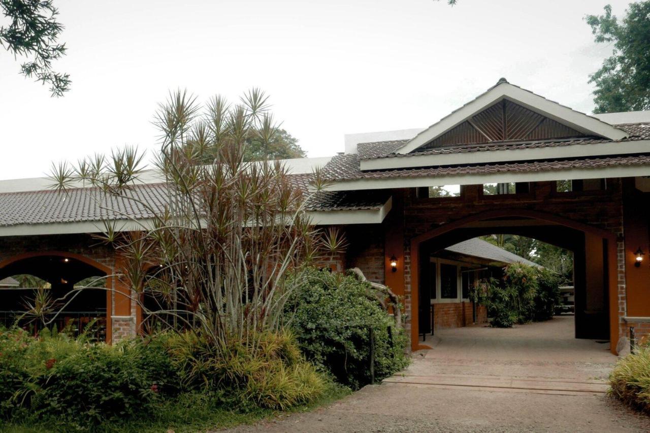 Hotel Malagos Garden 4*